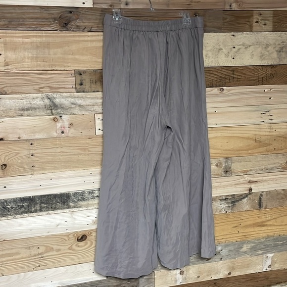T Tahari size 12 gaucho tan color pants - Picture 4 of 6